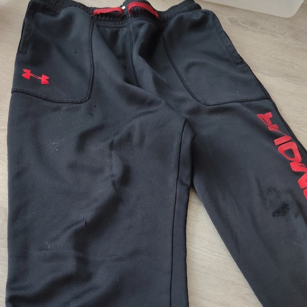 Under Armour ColdGear Youth XL Black Red Jogger Sweatpants Loose Fit Pockets